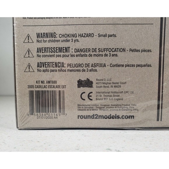 AMT 2005 Cadillac Escalade EXT Pickup Truck 1:25 Scale Model Kit #680 New Seal - Picture 8 of 8